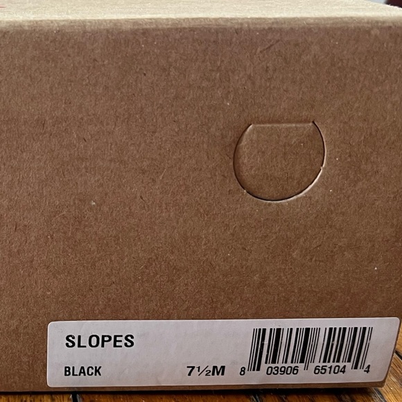 Matisse Brand Black Leather Bootie with Buckle, Size 7.5 - Picture 2 of 9